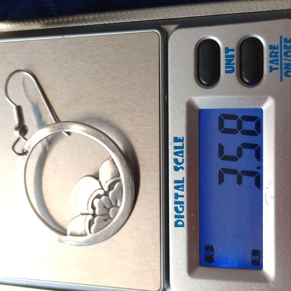 Vintage Sterling Silver Tudor Rose Dangle Earrings - Picture 8 of 11